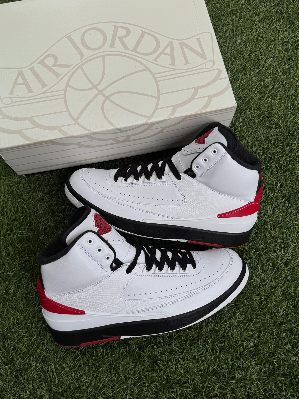Jordan 2 Retro OG Chicago (2022)
