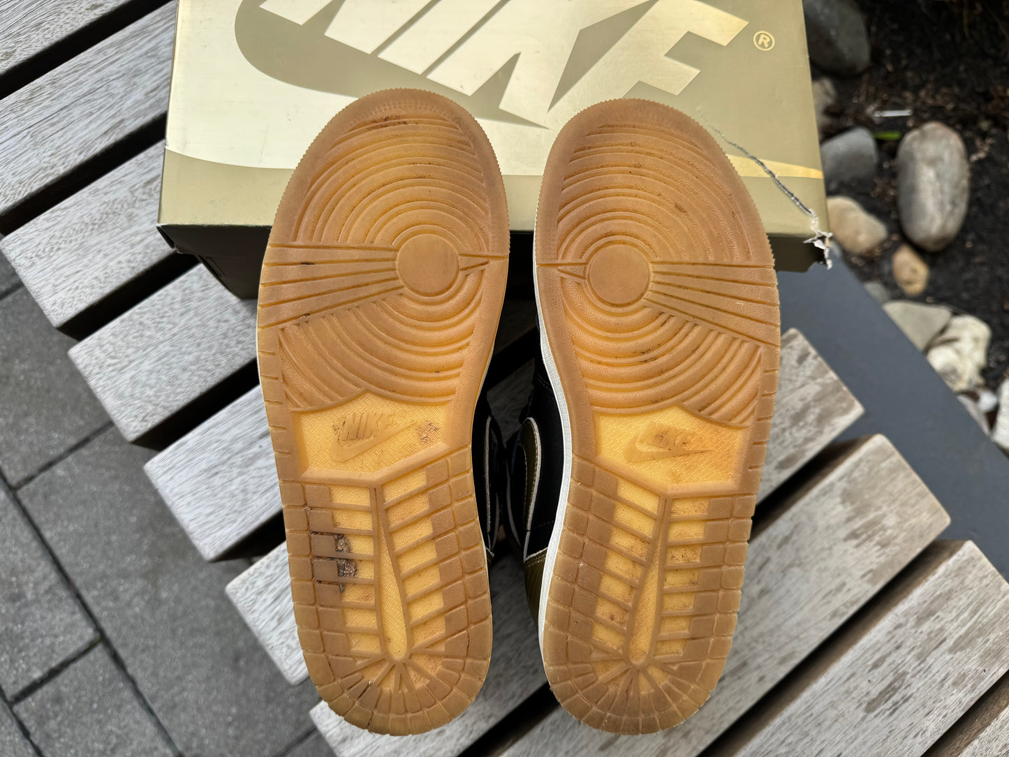 Jordan 1 Retro High OG Black Metallic Gold *USED*