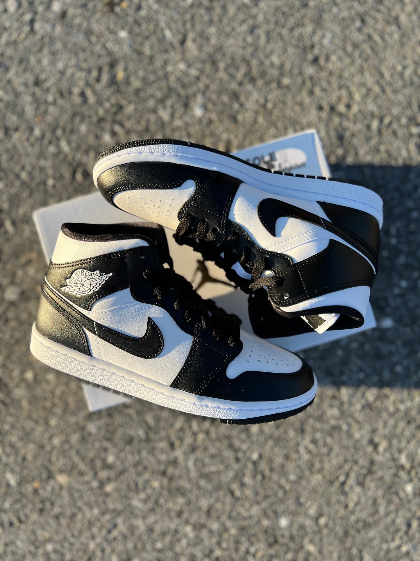 Air Jordan 1 Mid “Panda”