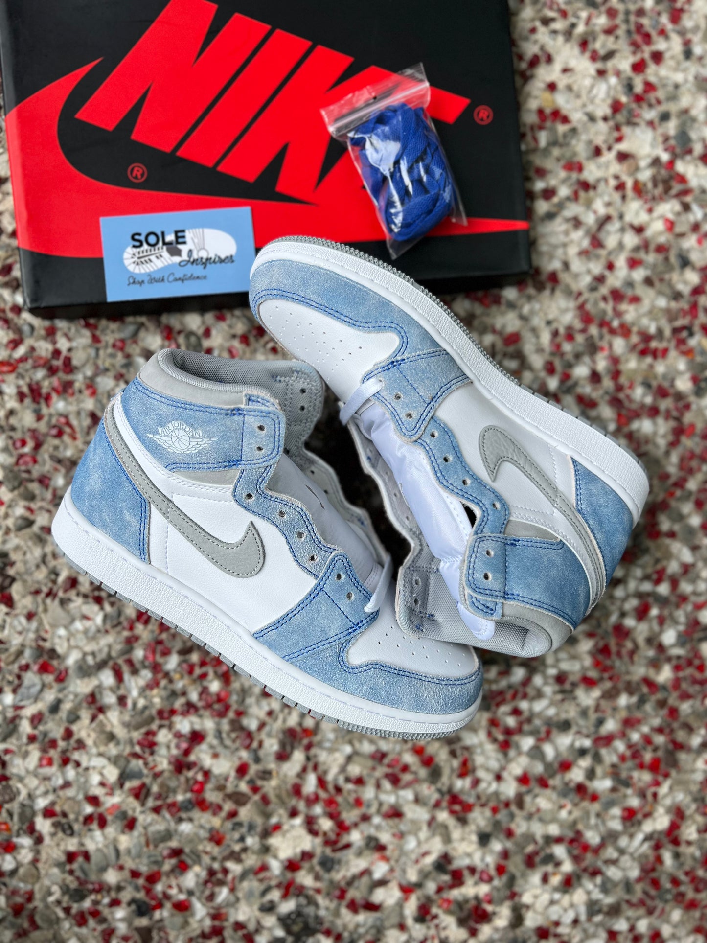 Air Jordan 1 High “Hyper Royal” (GS)