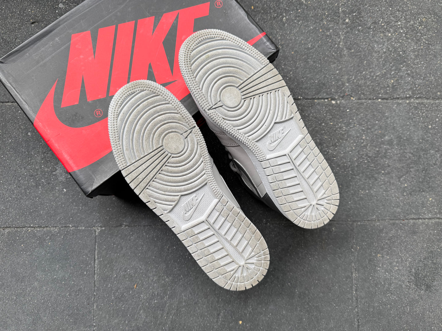Jordan 1 Retro High CO Japan Neutral Grey (GS) *USED*