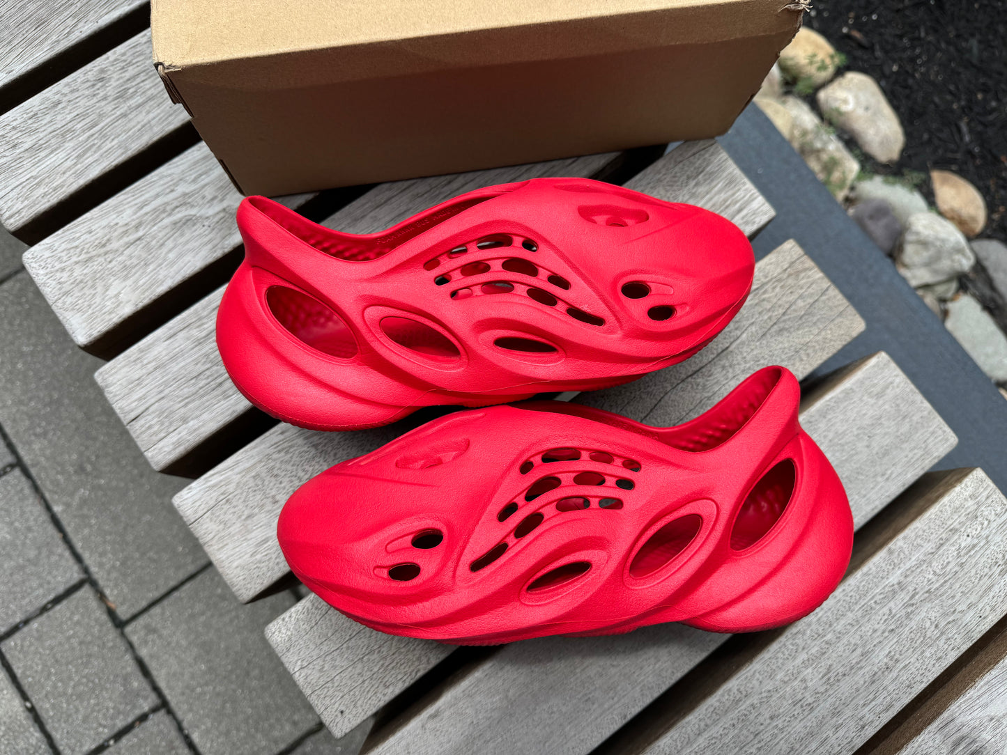 adidas Yeezy Foam RNNR Vermillion *USED*