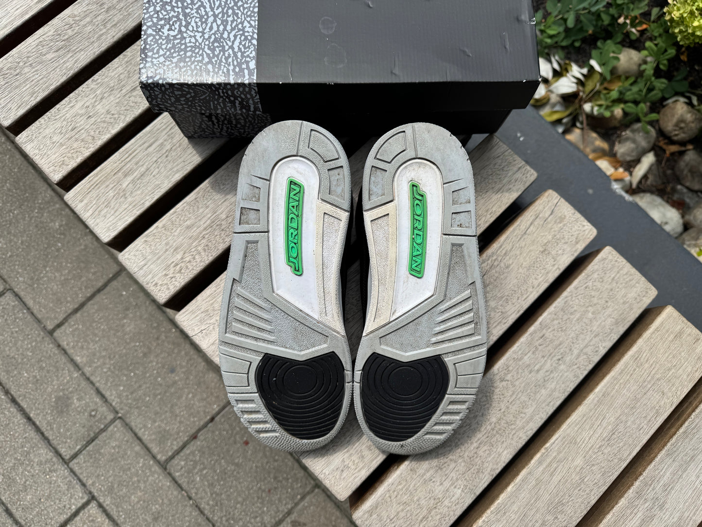 Jordan 3 Retro Green Glow *USED*
