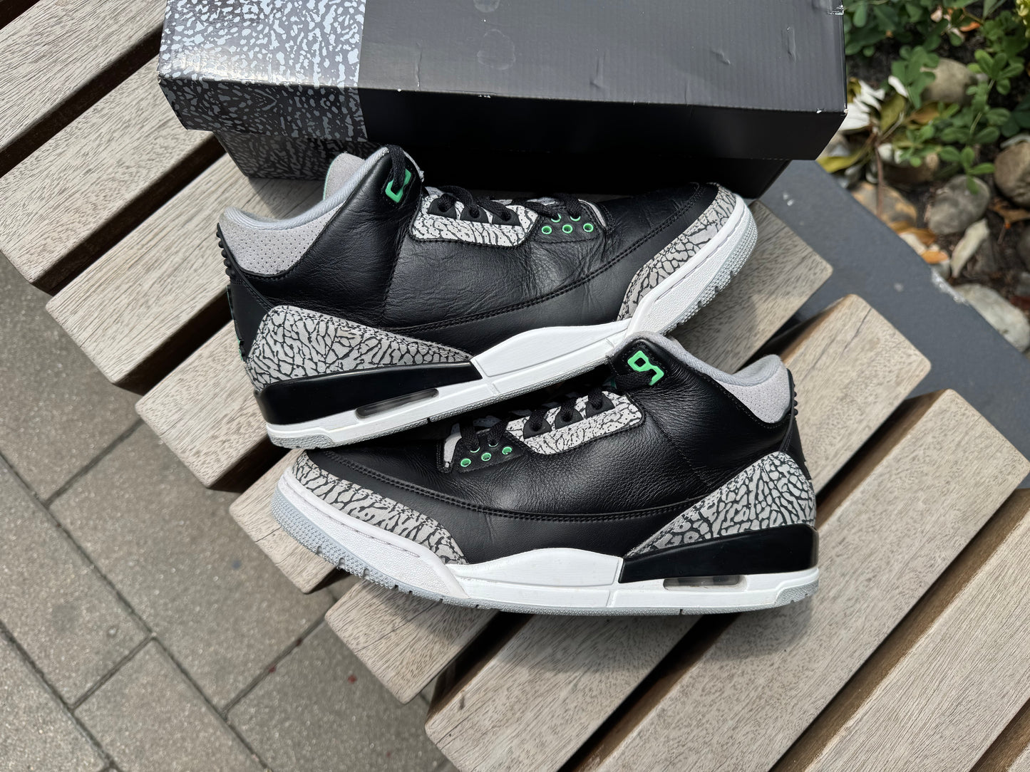 Jordan 3 Retro Green Glow *USED*