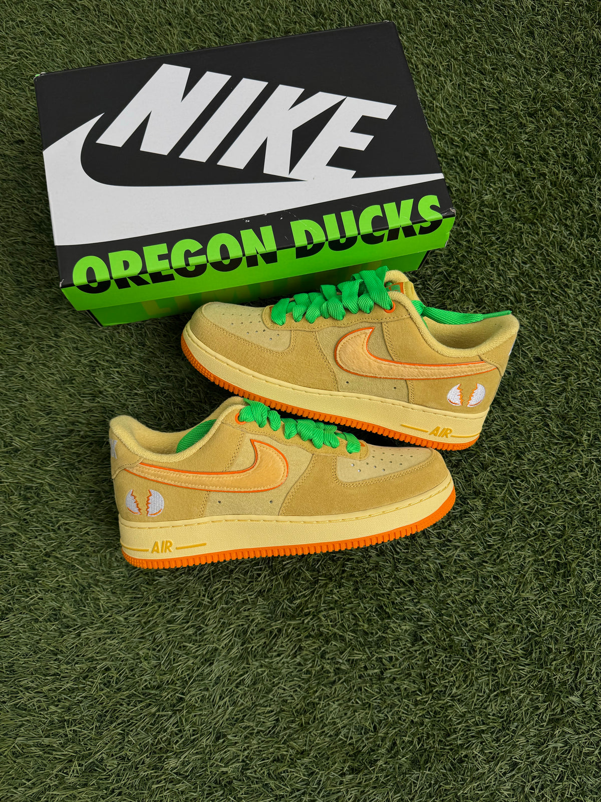 Nike Air Force 1 Low Ducks of a Feather University of Oregon Duck or Egg