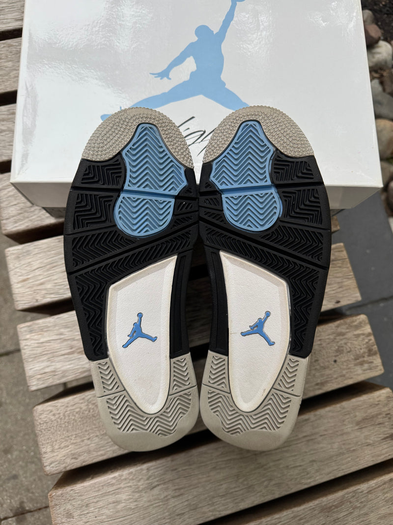 Jordan 4 Retro University Blue *USED*
