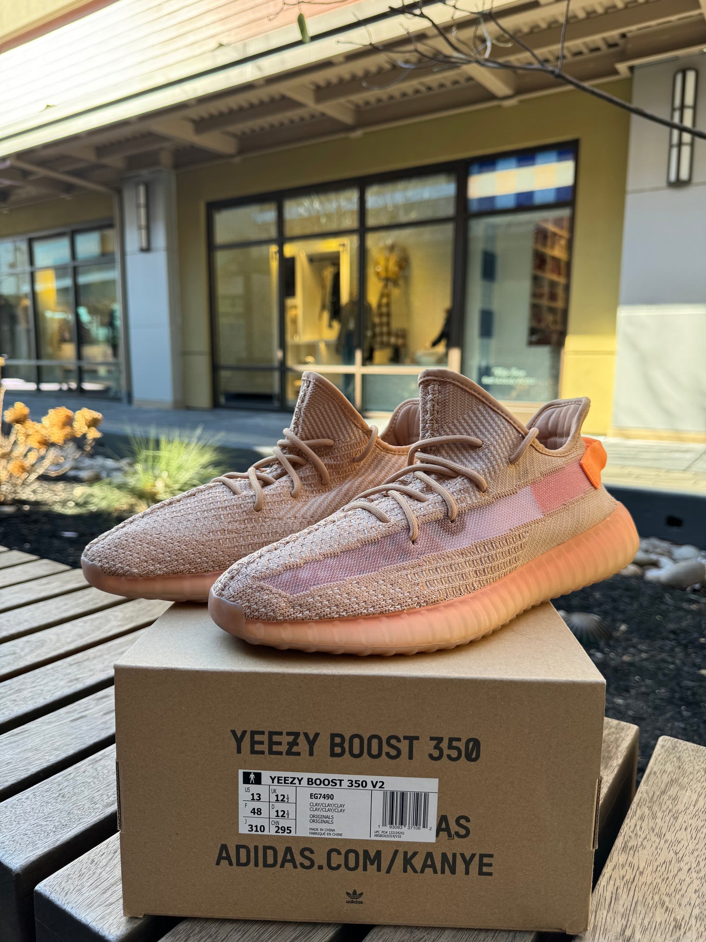 *USED* Yeezy Boost 350 Clay V2