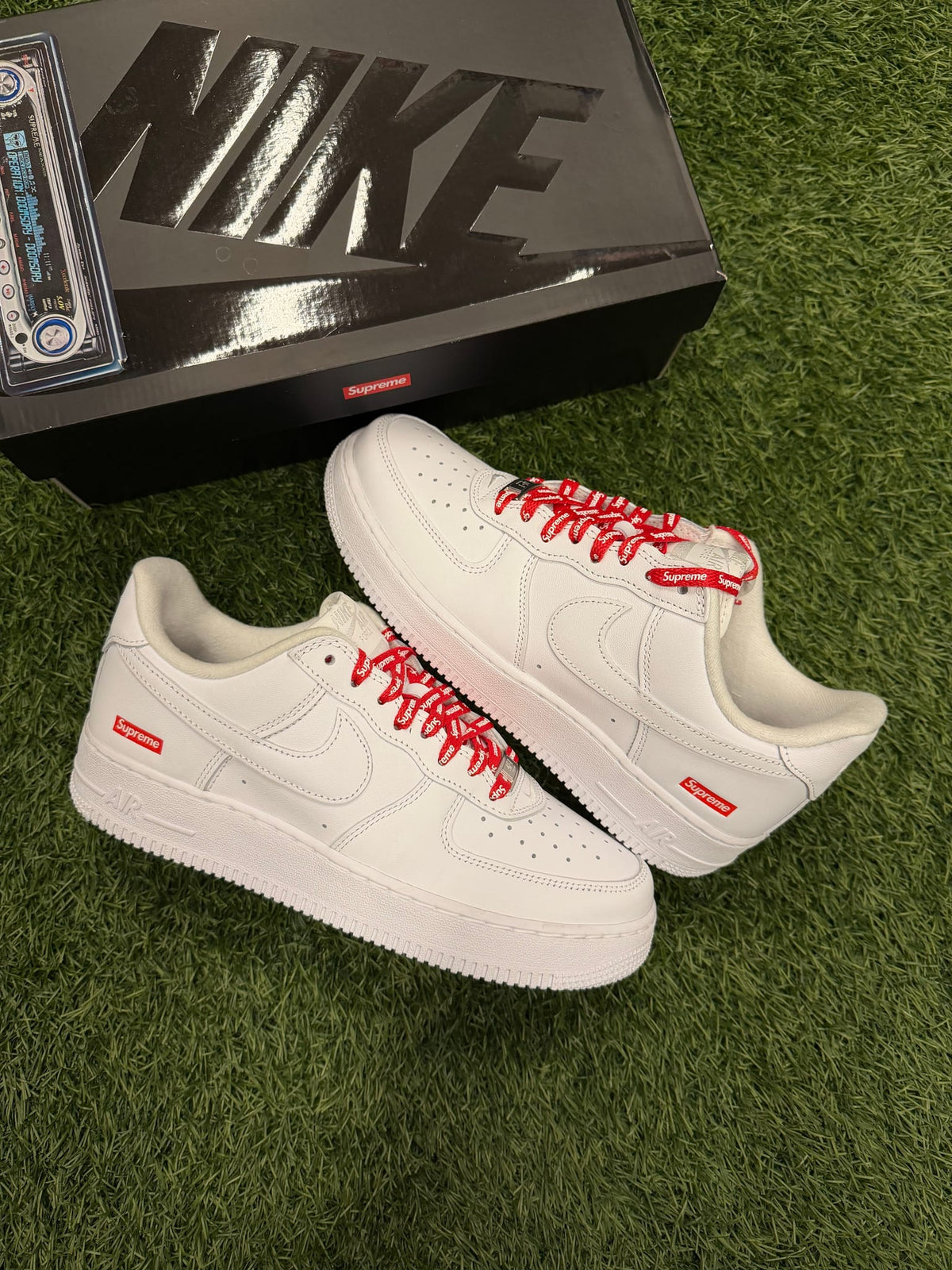 Nike Air Force 1 Low Supreme White