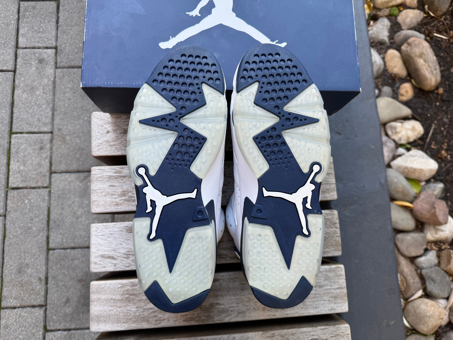 Jordan 6 Retro Midnight Navy (2022) *USED* (WORN ONCE)