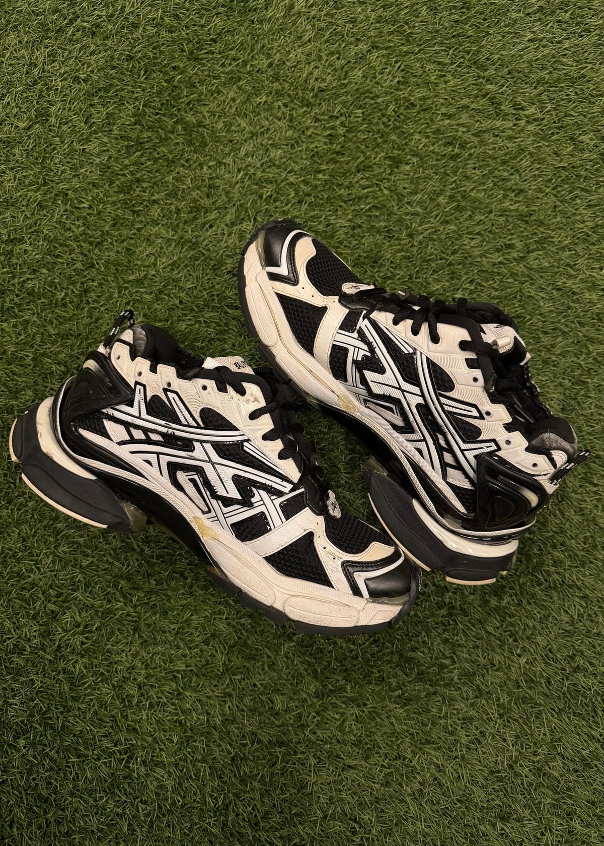 Balenciaga Runner White Black White