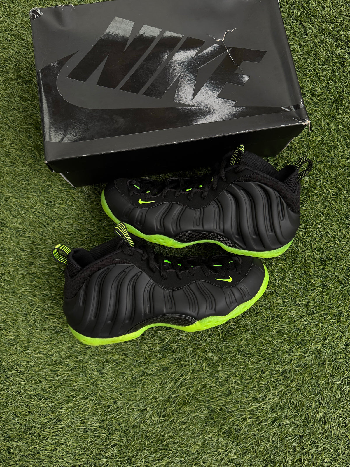 Nike Air Foamposite One Black Volt