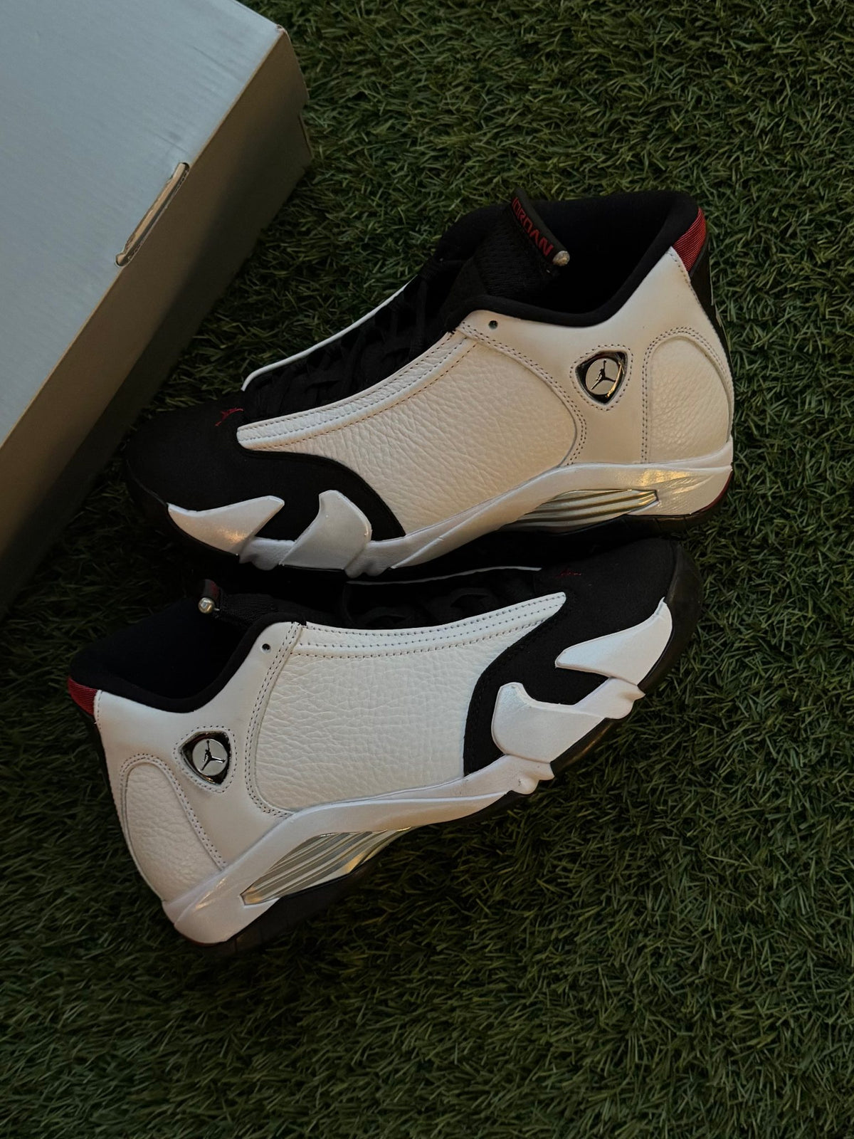Jordan 14 Retro Black Toe (2024)