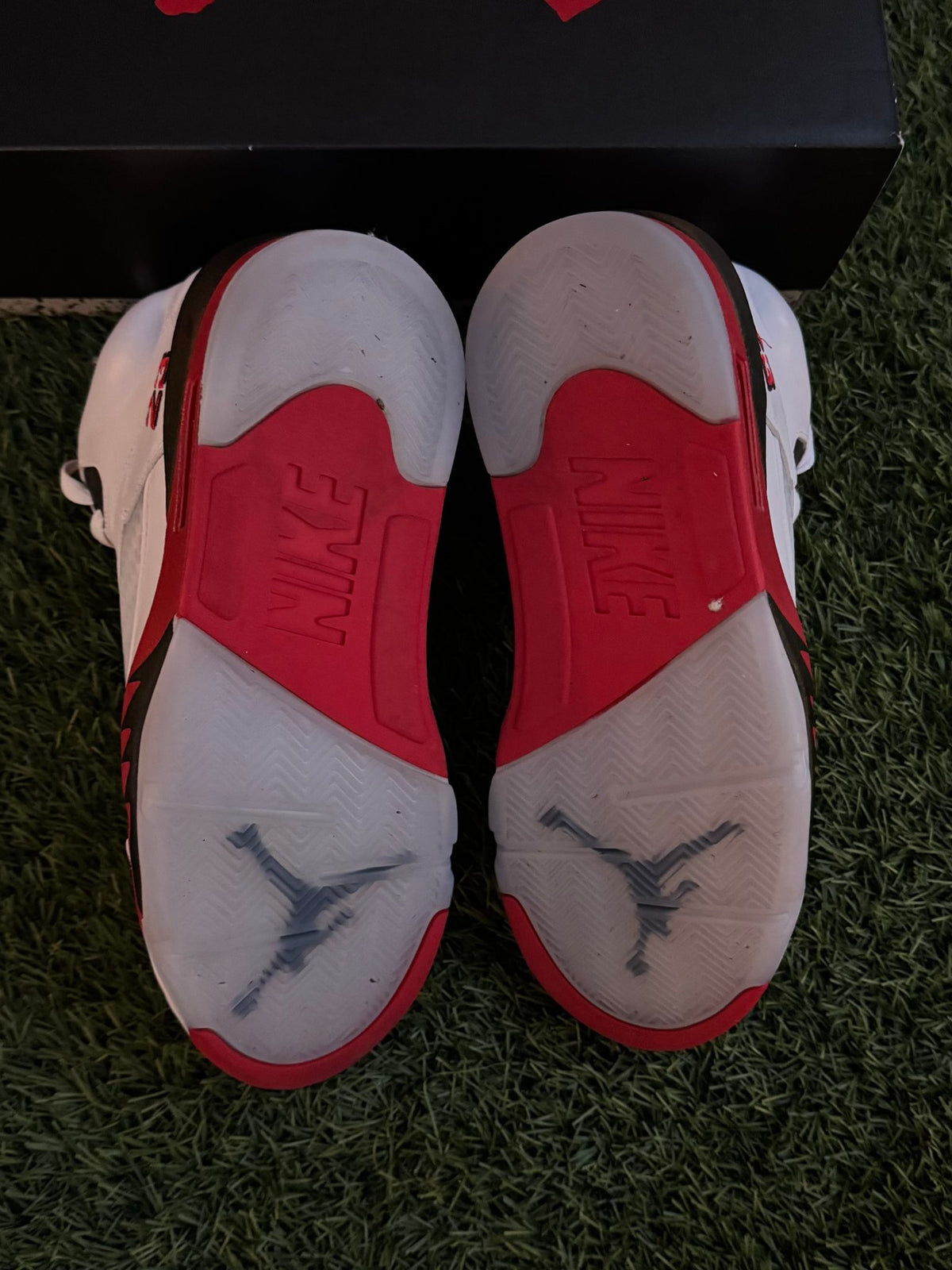 Jordan 5 Retro Fire Red Black Tongue (2025)