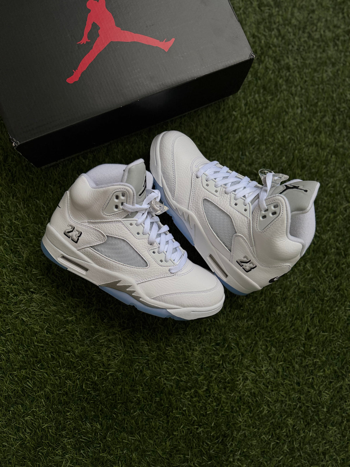 Jordan 5 Retro White Metallic (2026)
