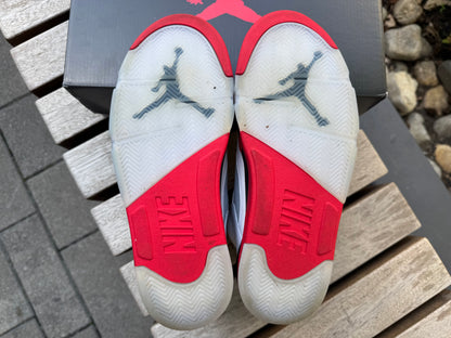 Jordan 5 Retro Fire Red Black Tongue (2025) *USED*