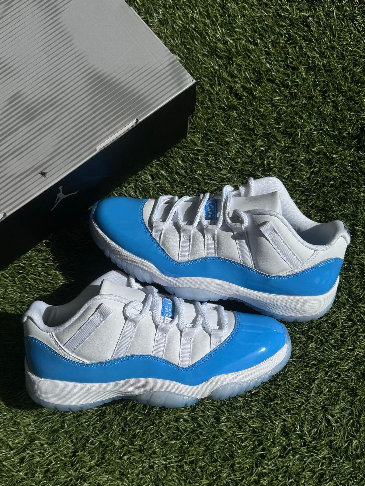 Jordan 11 Retro Low University Blue (2026)