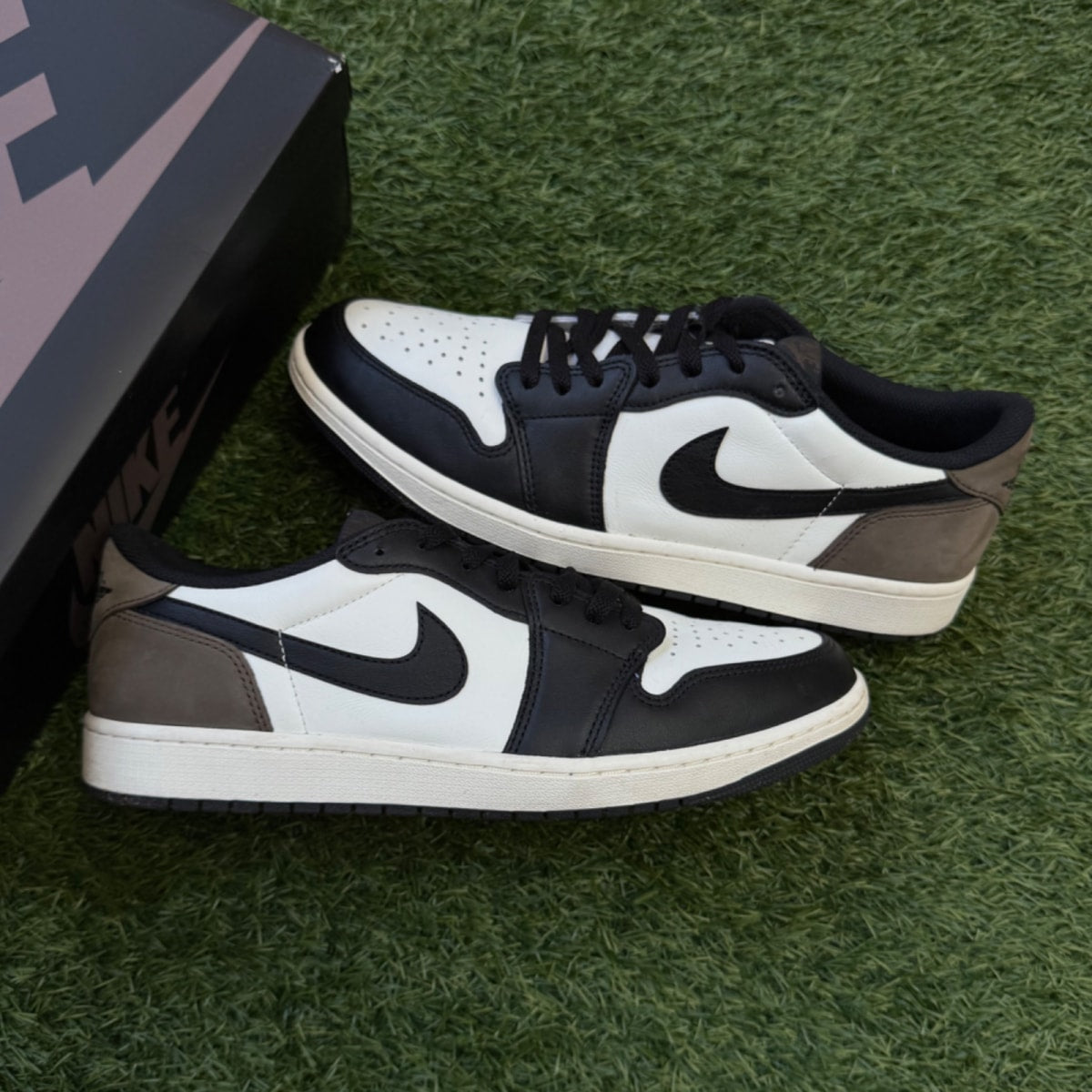 Jordan 1 Retro Low OG Mocha