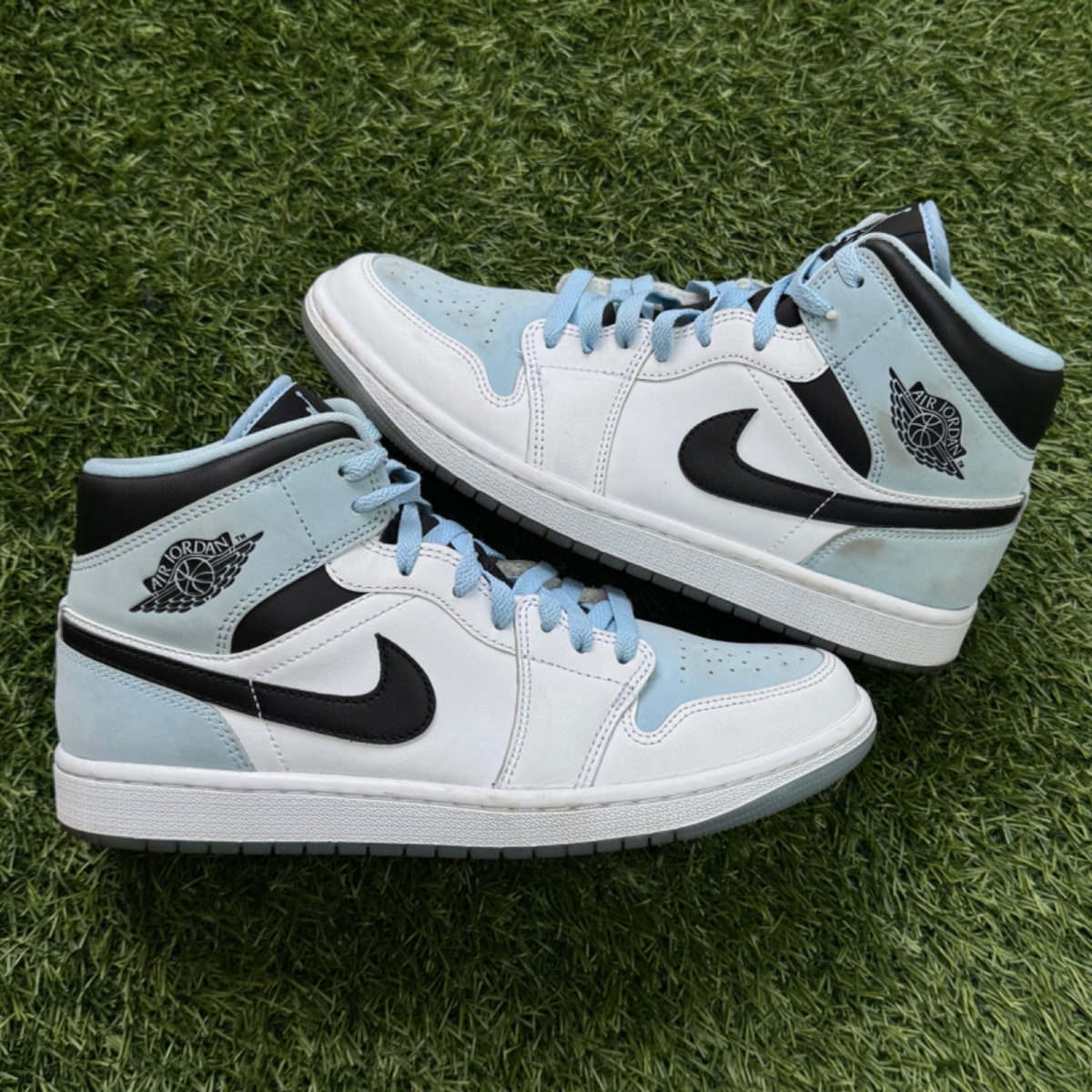 Jordan 1 Mid SE Ice Blue (2023)
