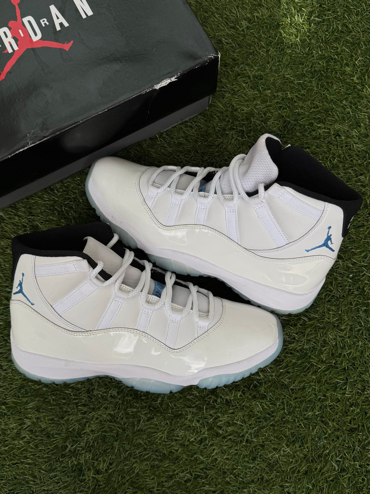 Jordan 11 Retro Legend Blue (2024)