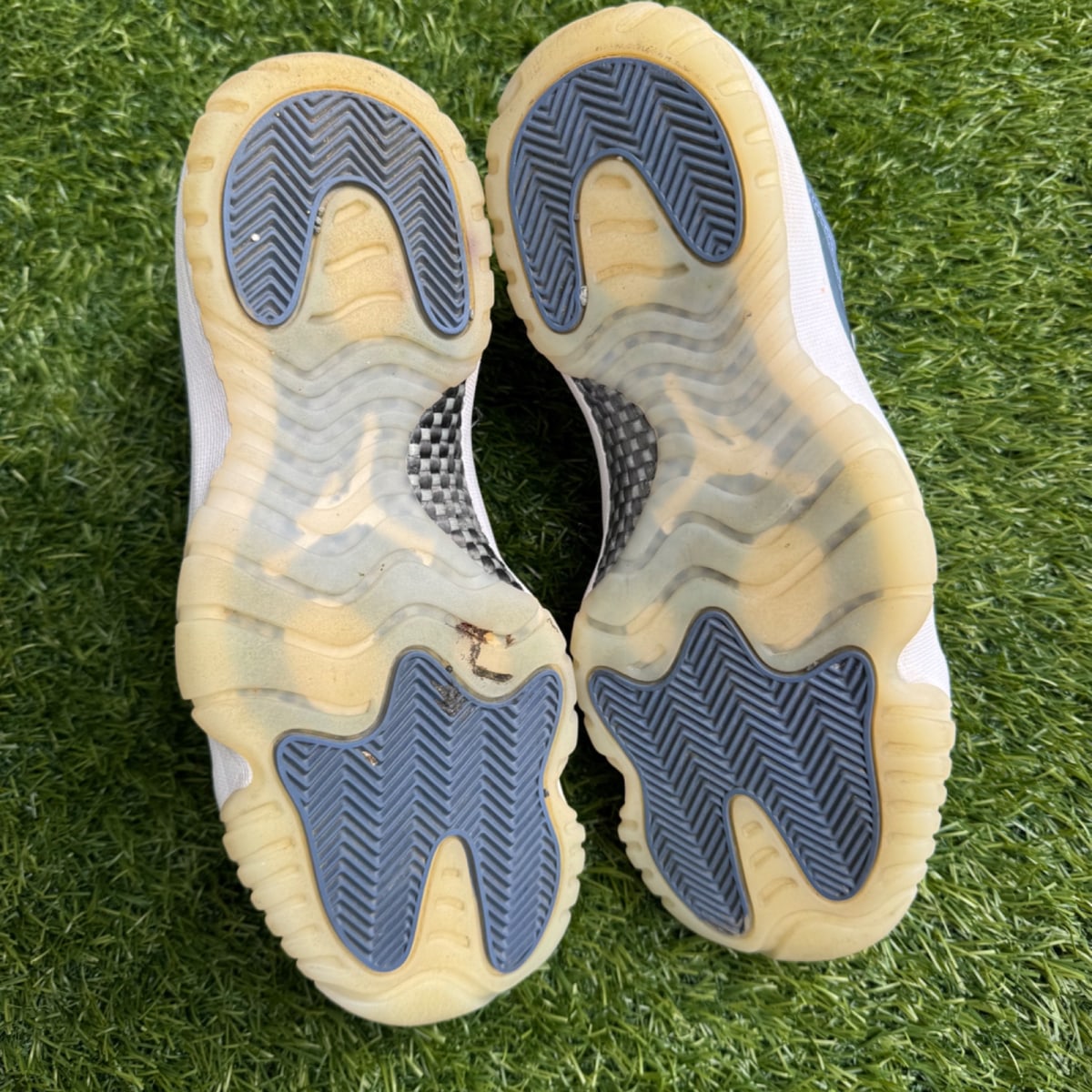 Jordan 11 Retro Low Diffused Blue