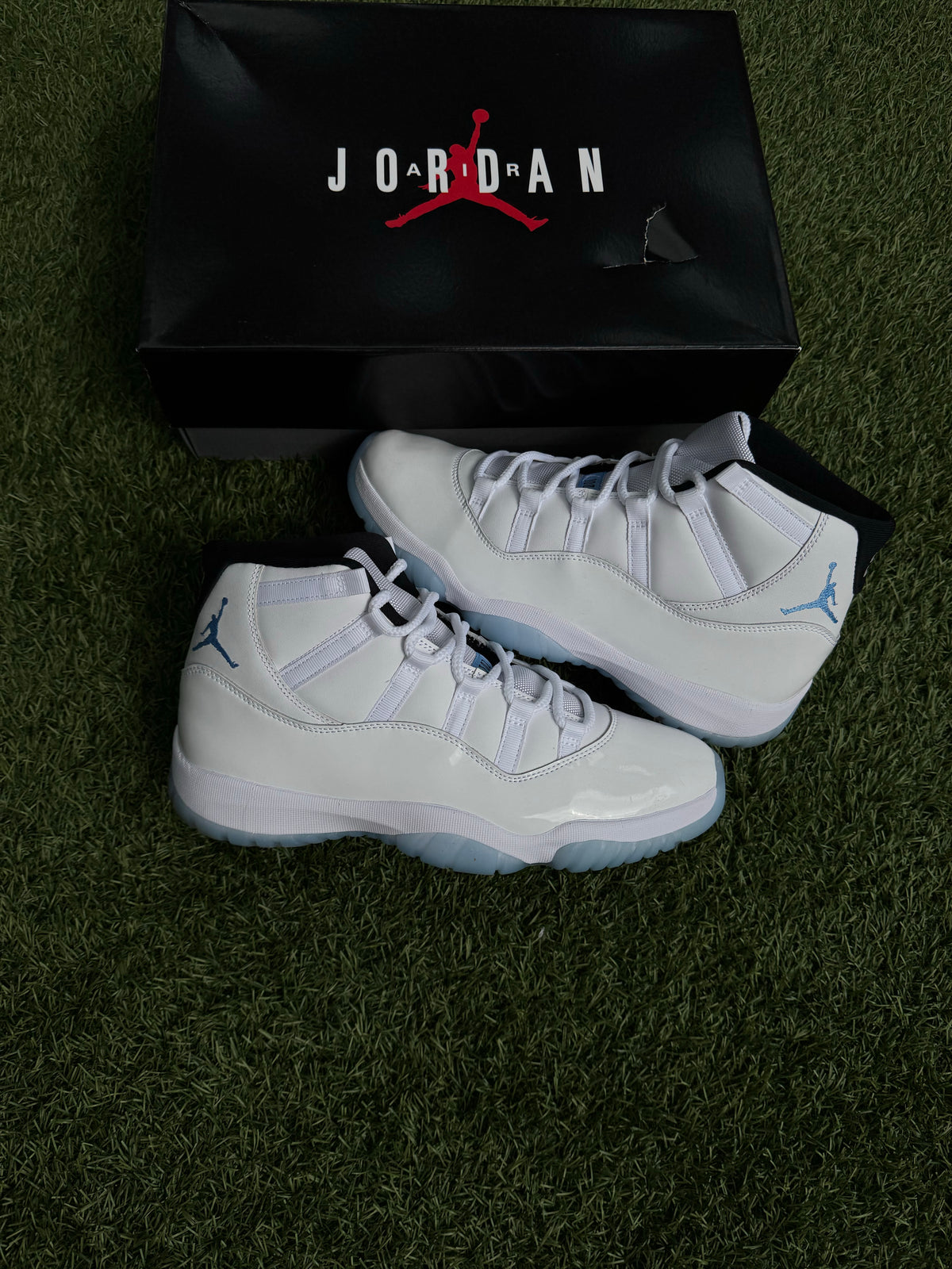 Jordan 11 Retro Legend Blue (2024)