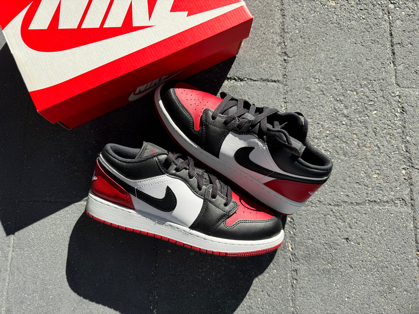 Jordan 1 Low Bred Toe 2.0 (GS) *USED* (REP BOX)