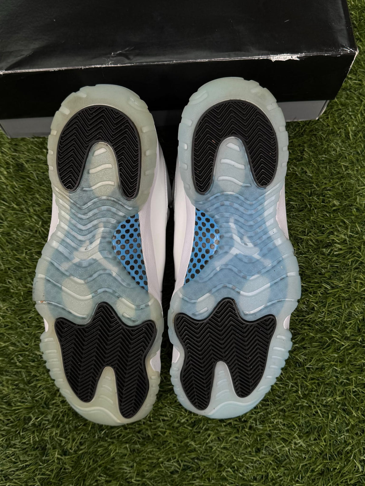 Jordan 11 Retro Legend Blue (2024)