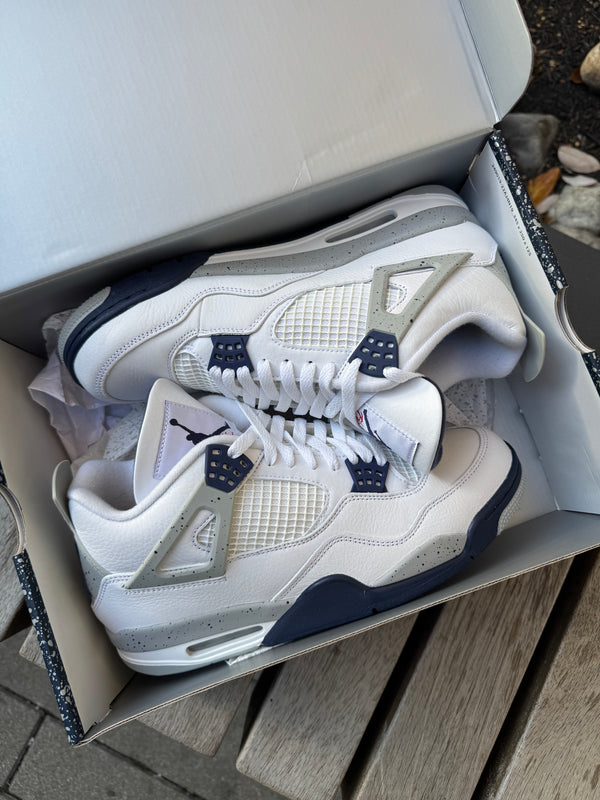 Jordan 4 Retro Midnight Navy *USED*