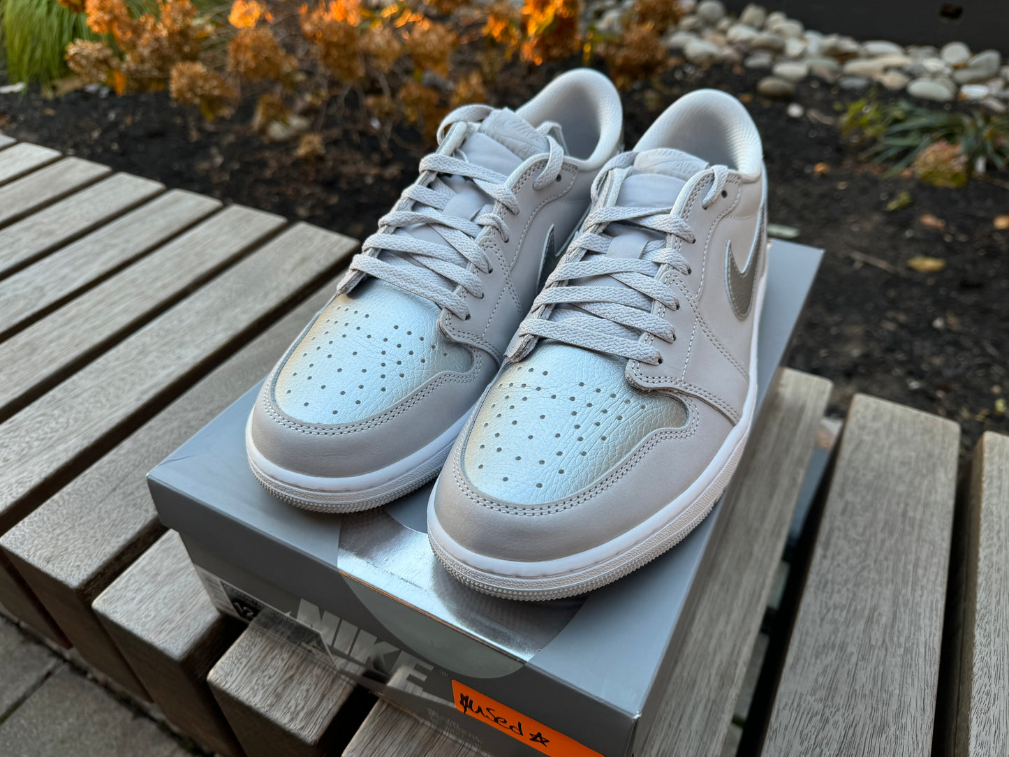 Jordan 1 Low OG Metallic Silver *USED*