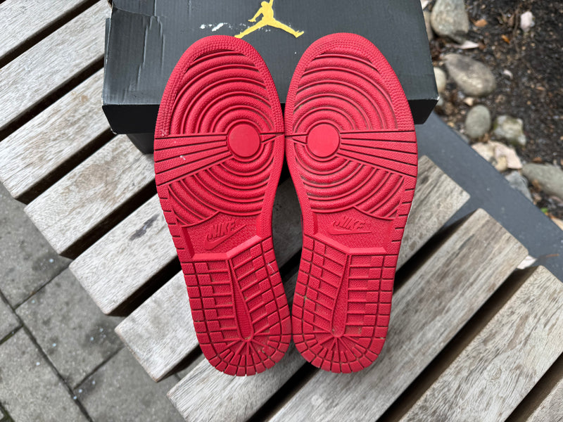 Jordan 1 Low Reverse Bred Pebbled Swoosh "USED"