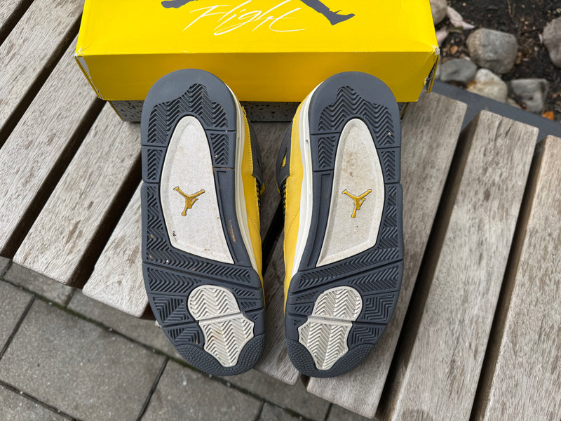 Jordan 4 Retro Lightning (2021) *USED*