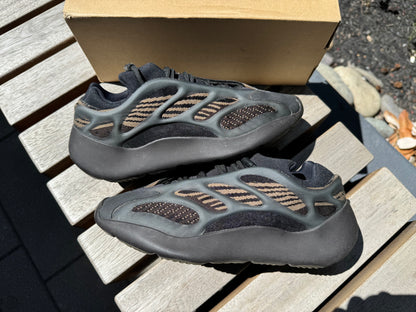 adidas Yeezy 700 V3 Clay Brown *USED*