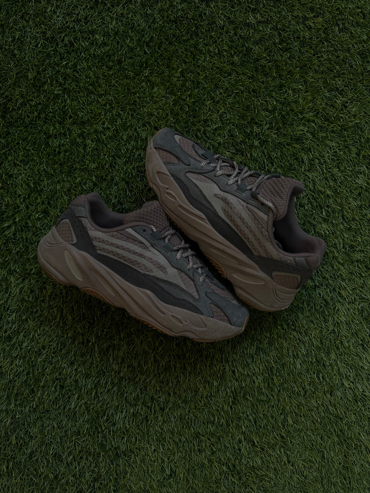 adidas Yeezy Boost 700 V2 Geode