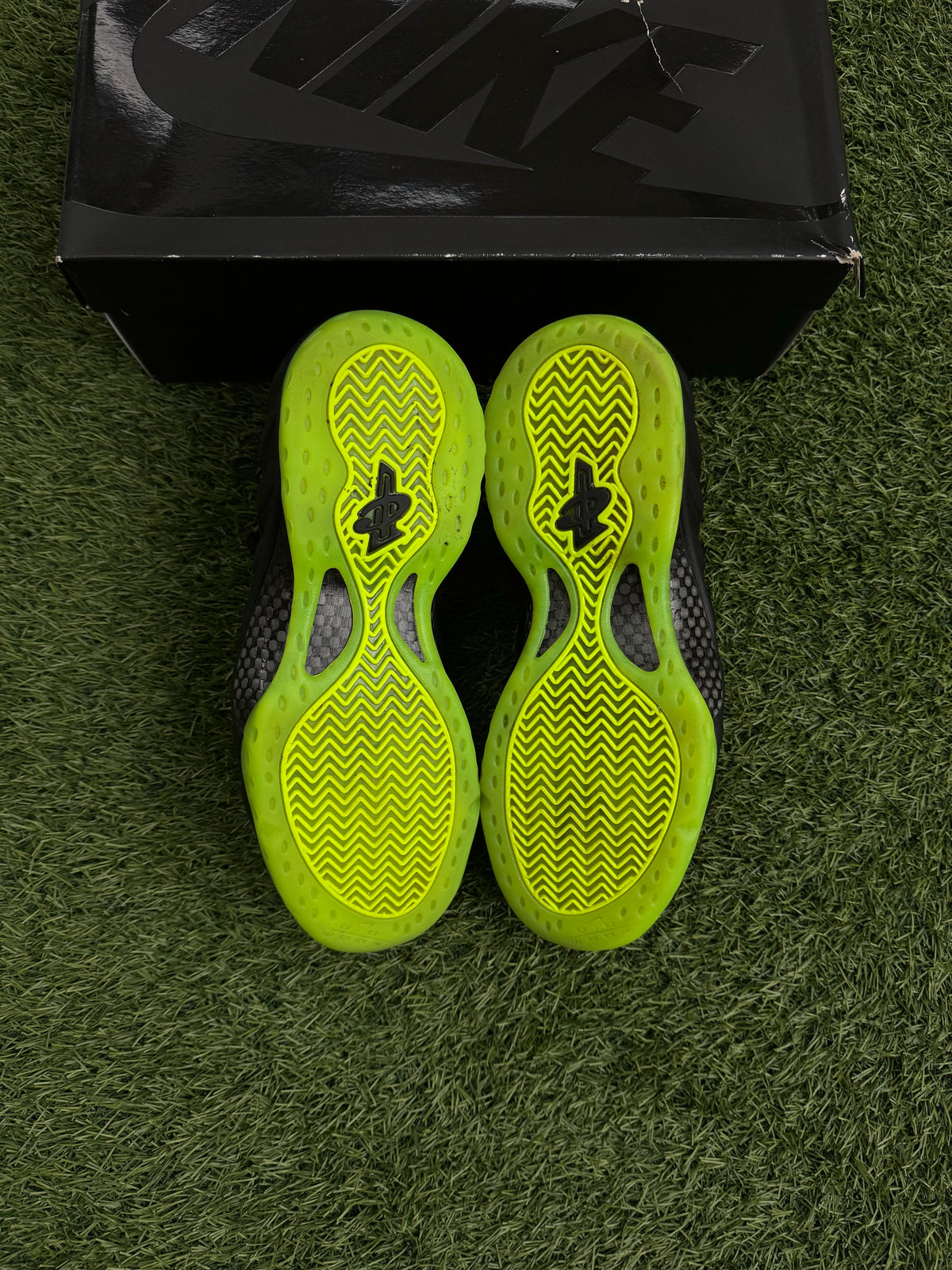 Nike Air Foamposite One Black Volt