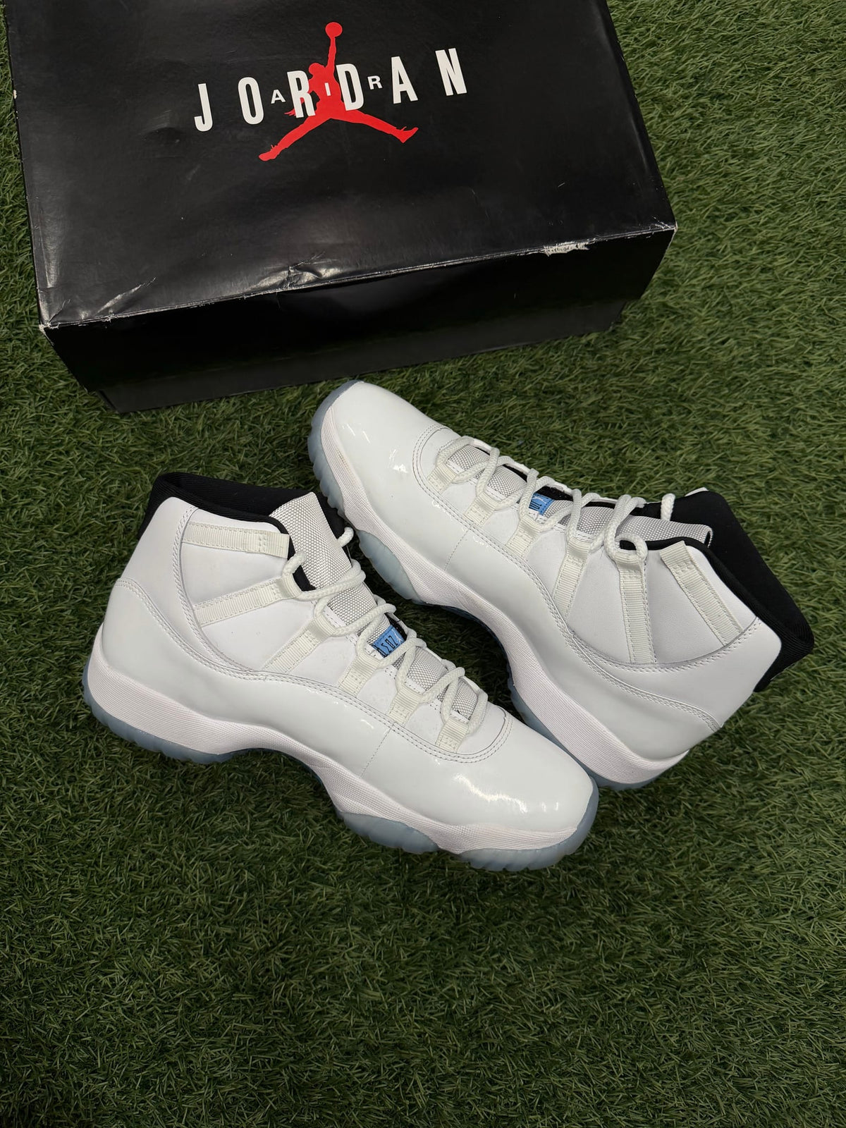 Jordan 11 Retro Legend Blue (2024)