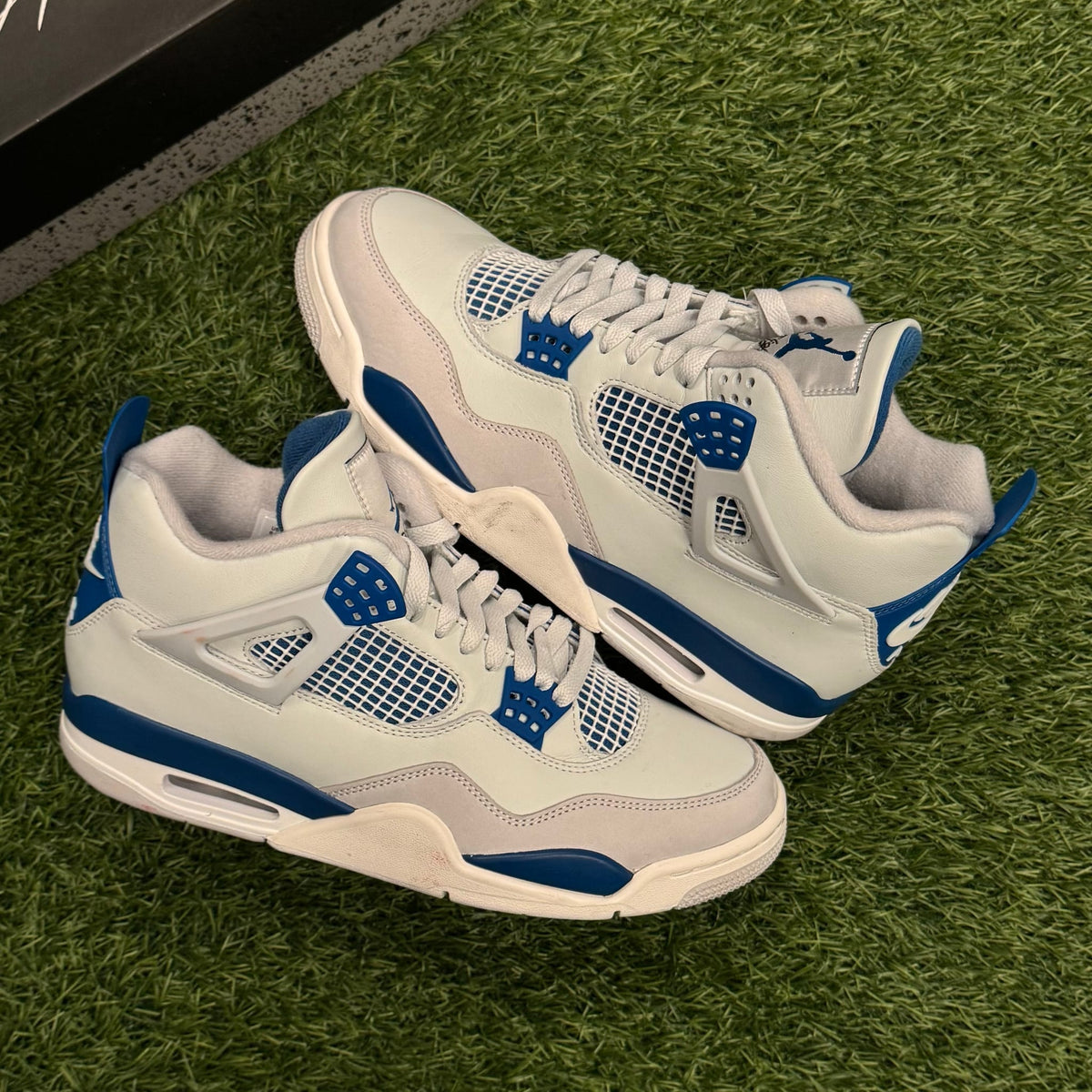 Jordan 4 Retro Military Blue (2024)