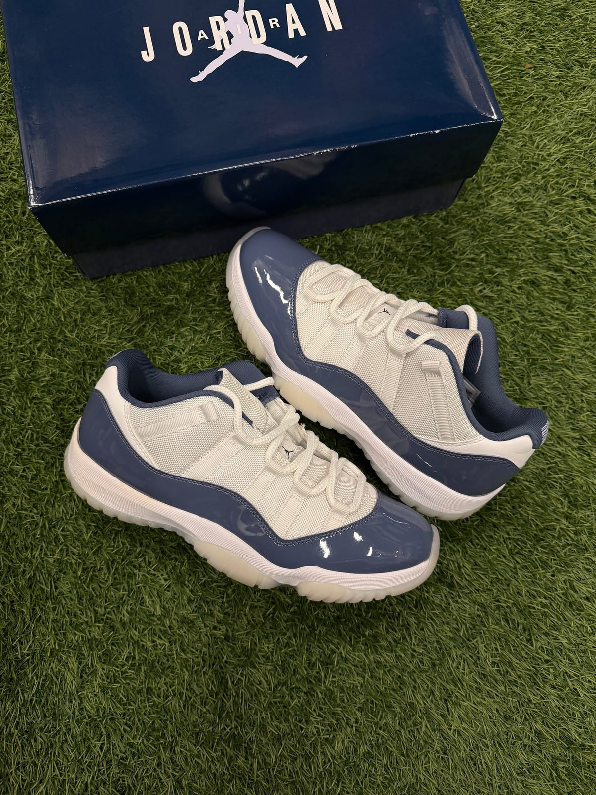 Jordan 11 Retro Low Diffused Blue