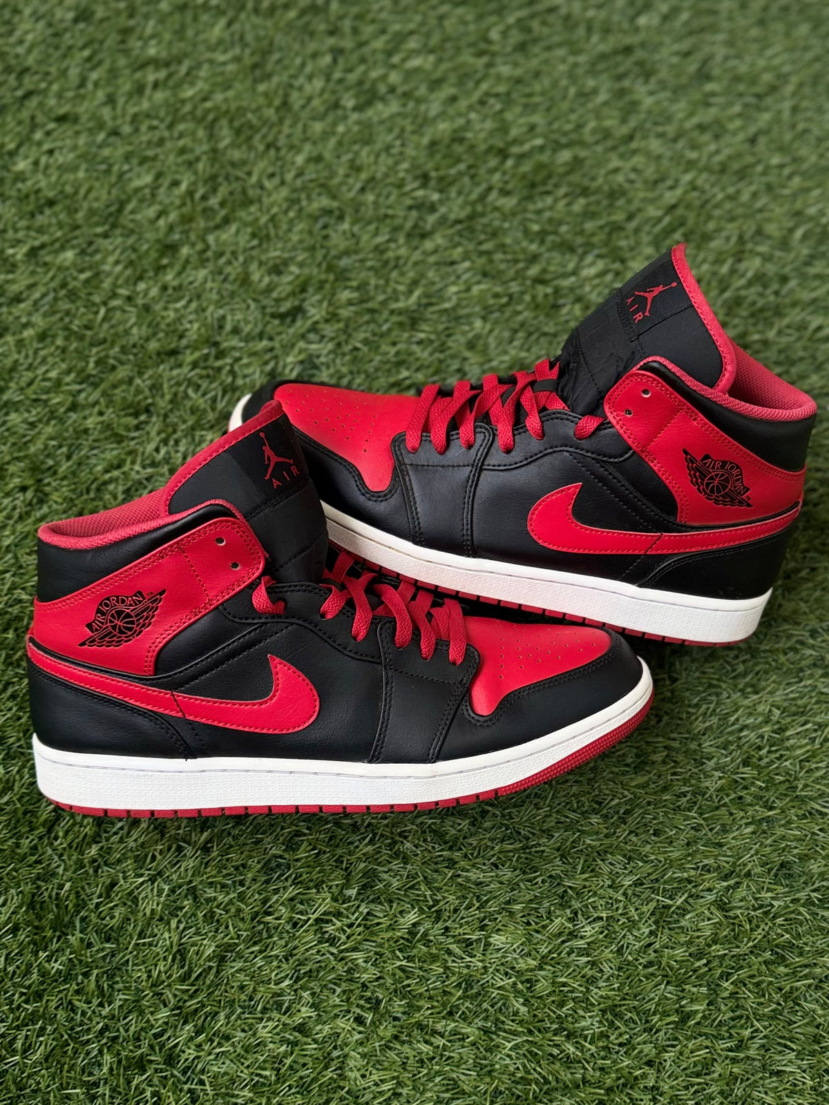 Jordan 1 Mid Alternate Bred (2022)