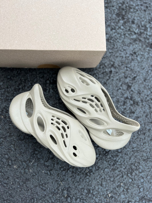 Adidas Yeezy Foam Runner “Stone Taupe” (GS)