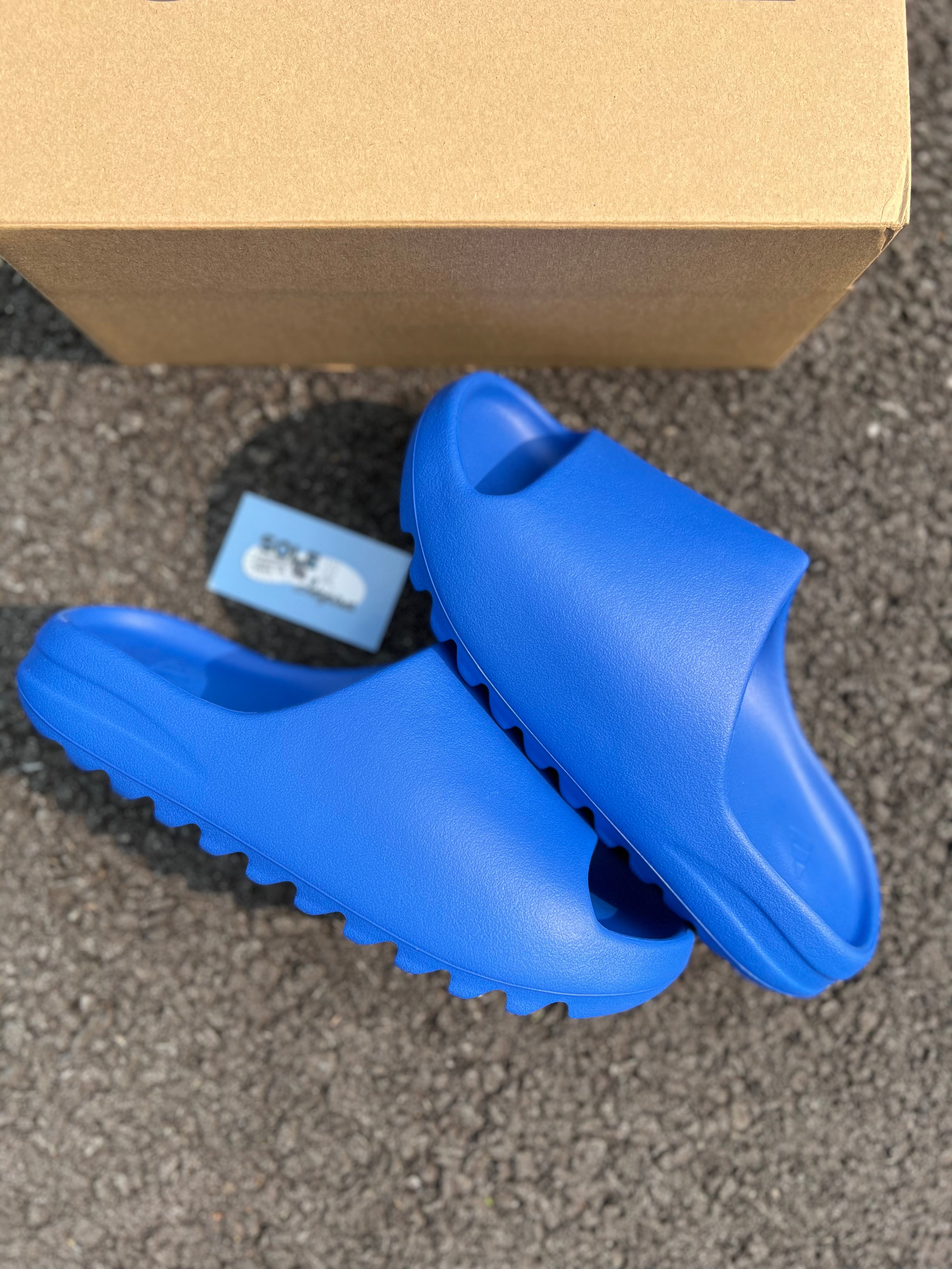 Adidas Yeezy Slide “Azure” –